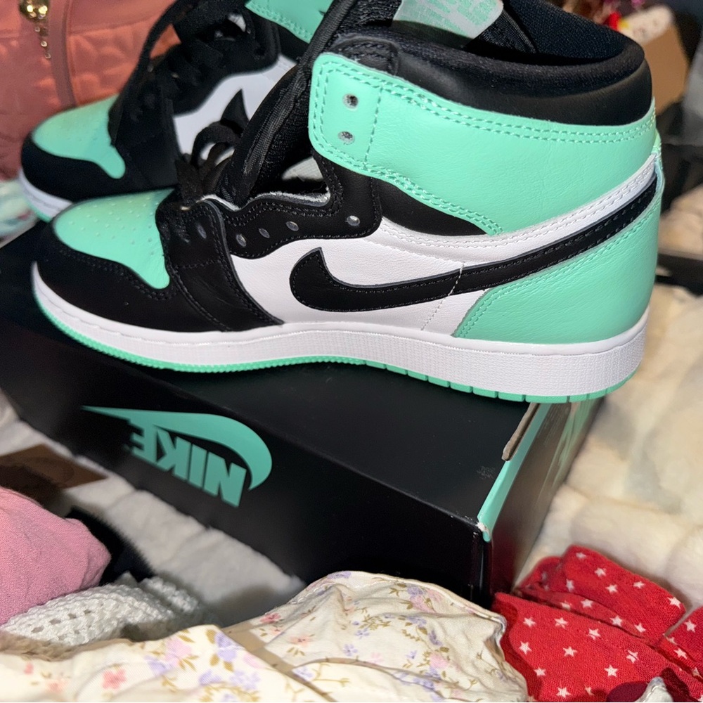Nike Air Jordan 1 High Mint Black White - Picture 2 of 2